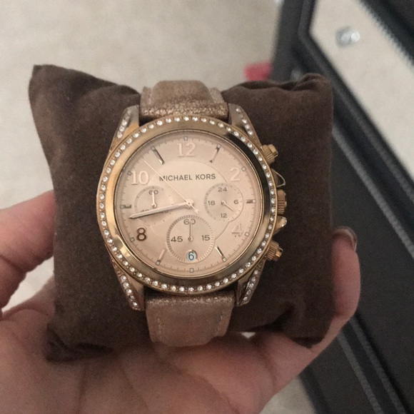 MK Watch - Picture 1 of 4